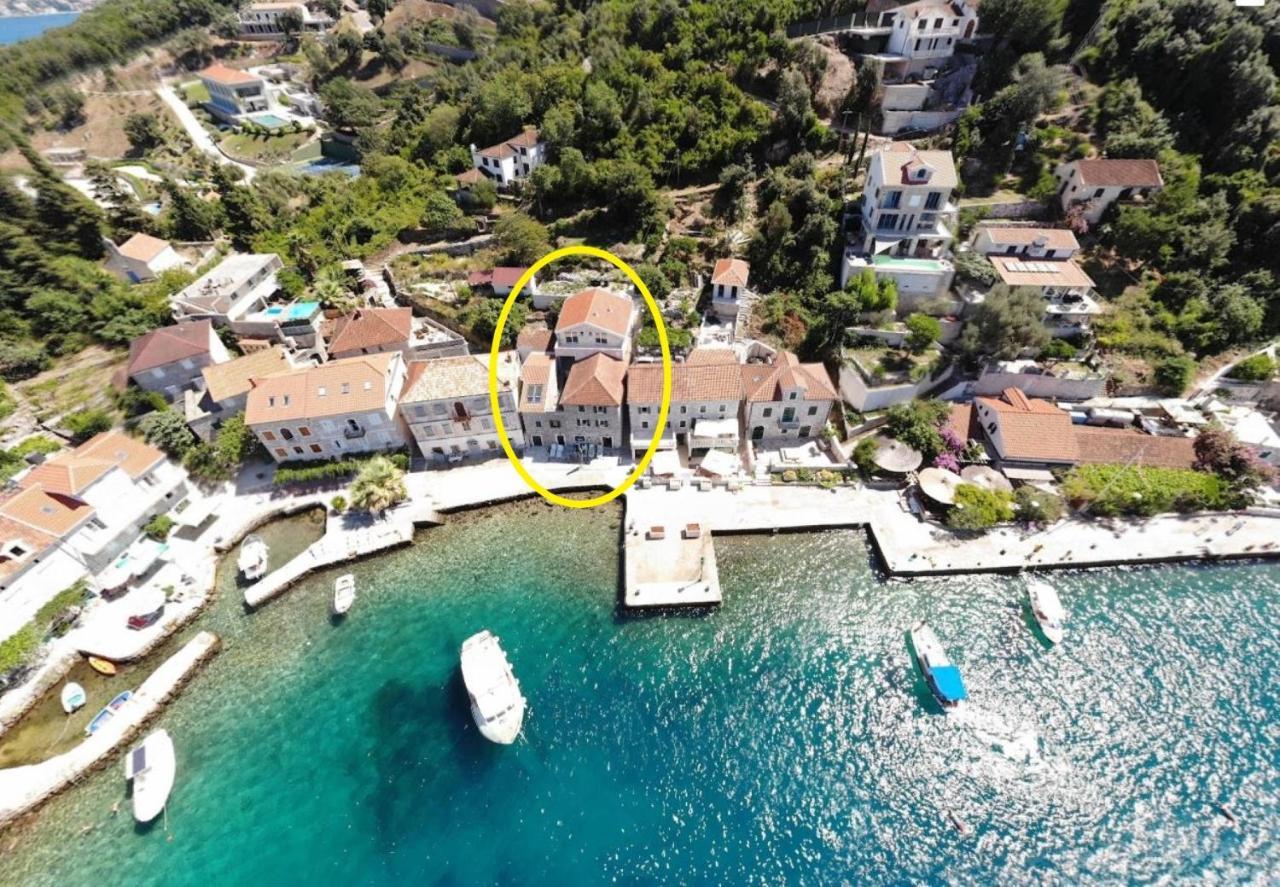 Rose - Apartmani Janovic Luštica Esterno foto