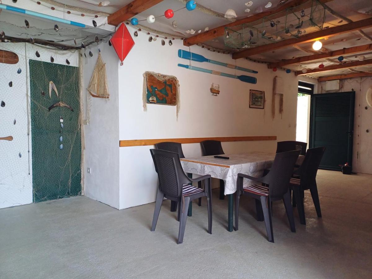 Rose - Apartmani Janovic Luštica Esterno foto