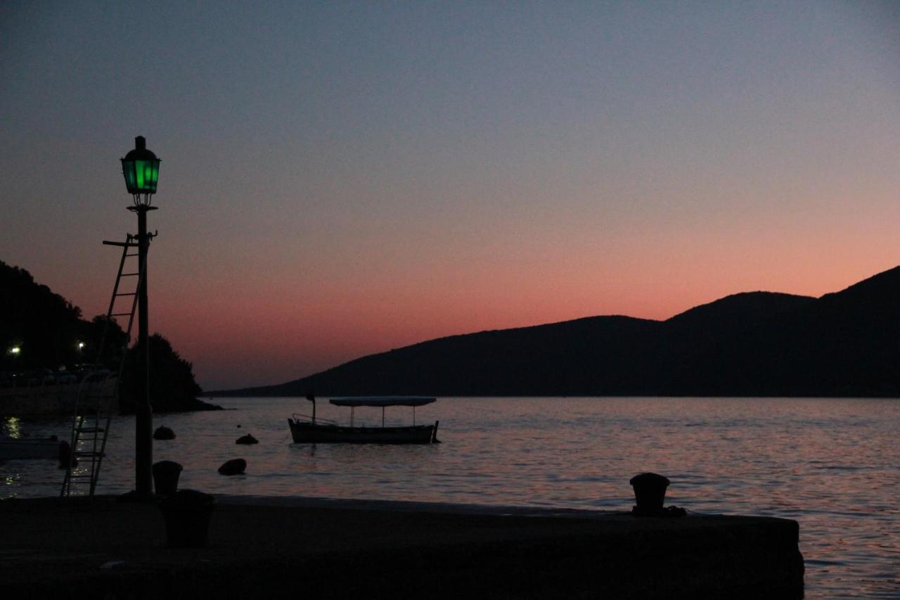Rose - Apartmani Janovic Luštica Esterno foto