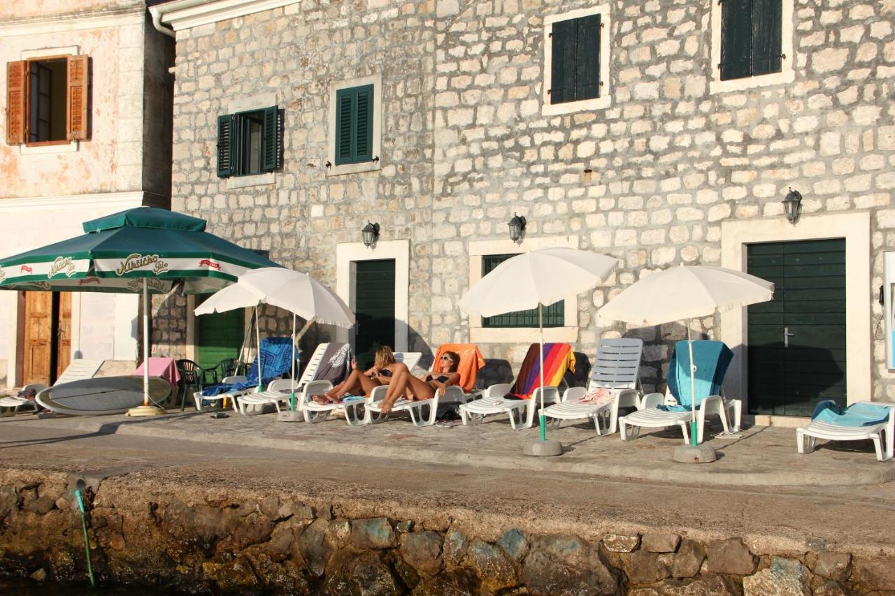 Rose - Apartmani Janovic Luštica Esterno foto