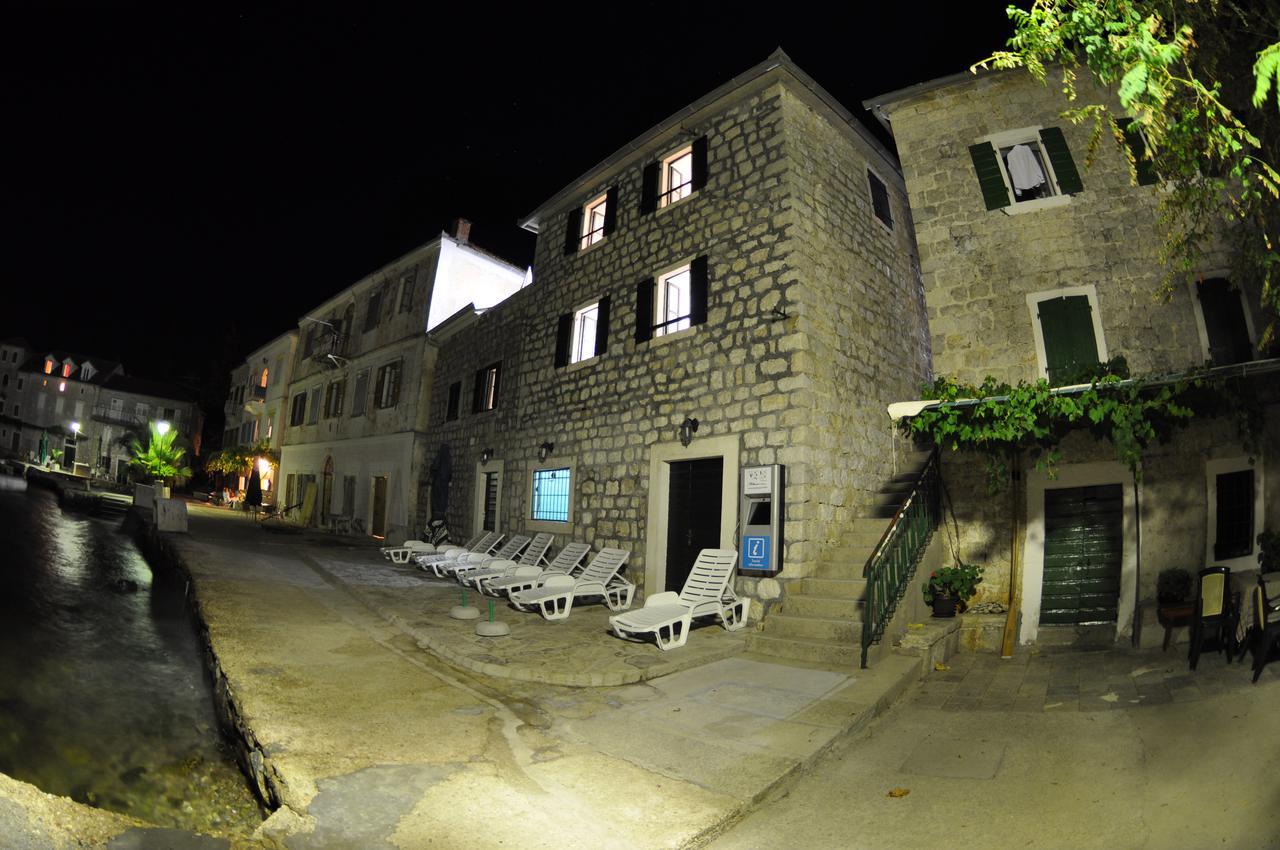 Rose - Apartmani Janovic Luštica Esterno foto