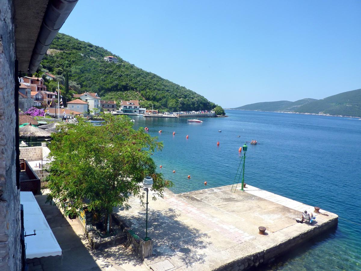 Rose - Apartmani Janovic Luštica Esterno foto