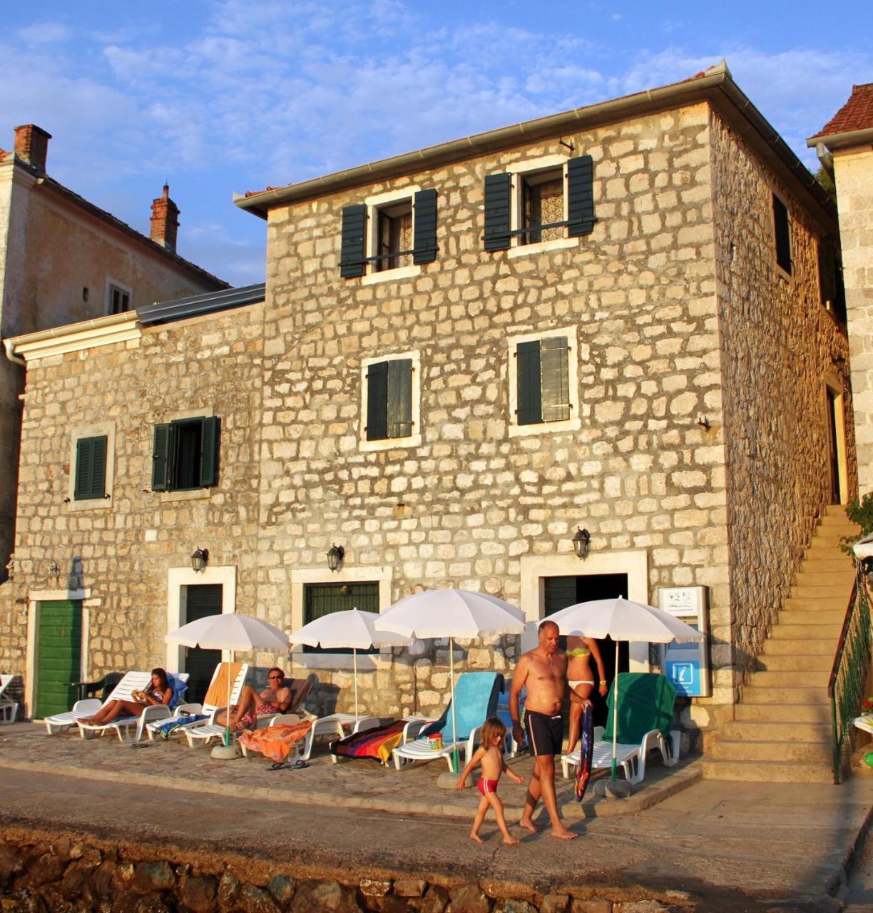 Rose - Apartmani Janovic Luštica Esterno foto
