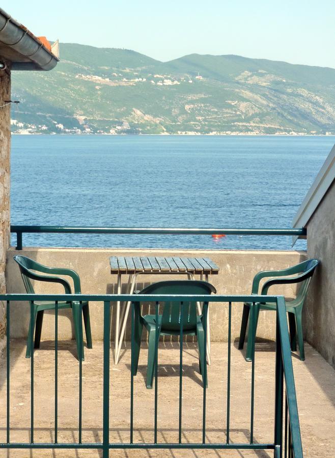 Rose - Apartmani Janovic Luštica Esterno foto